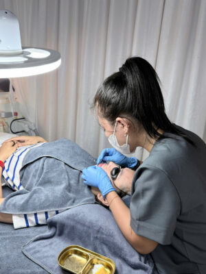 ✨ CHĂM DA KHÔNG CHỈ LÀM ĐẸP – MÀ LÀ YÊU BẢN THÂN ✨
👉 Da sạm, mụn, nám, lão hoá… không chỉ làm bạn mất tự tin mà còn khiến bạn trông “già” hơn tuổi thật.
👉 Mỗi ngày chỉ cần dành 30 phút chăm sóc da đúng cách, bạn sẽ cảm nhận sự khác biệt:
🍄Da căng bóng, mịn màng hơn
🌳Giảm mụn, mờ thâm, sáng đều màu
🌵Ngăn ngừa lão hóa, giữ mãi nét thanh xuân
💆‍♀ Tại #Ehalo , chúng tôi mang đến quy trình chăm sóc da chuyên sâu, an toàn – phù hợp cho từng loại da, để bạn tỏa sáng ngay cả khi để mặt mộc.
📲Inbox ngay hoặc gọi hotline để được tư vấn miễn phí & đặt lịch trải nghiệm.
----------------------------------------------------
EHALO CARE CENTER - Liệu pháp trẻ hoá tế bào toàn diện